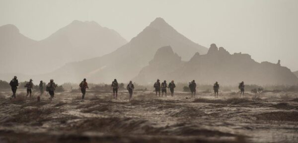 Marathon des Sables competitors in the desert